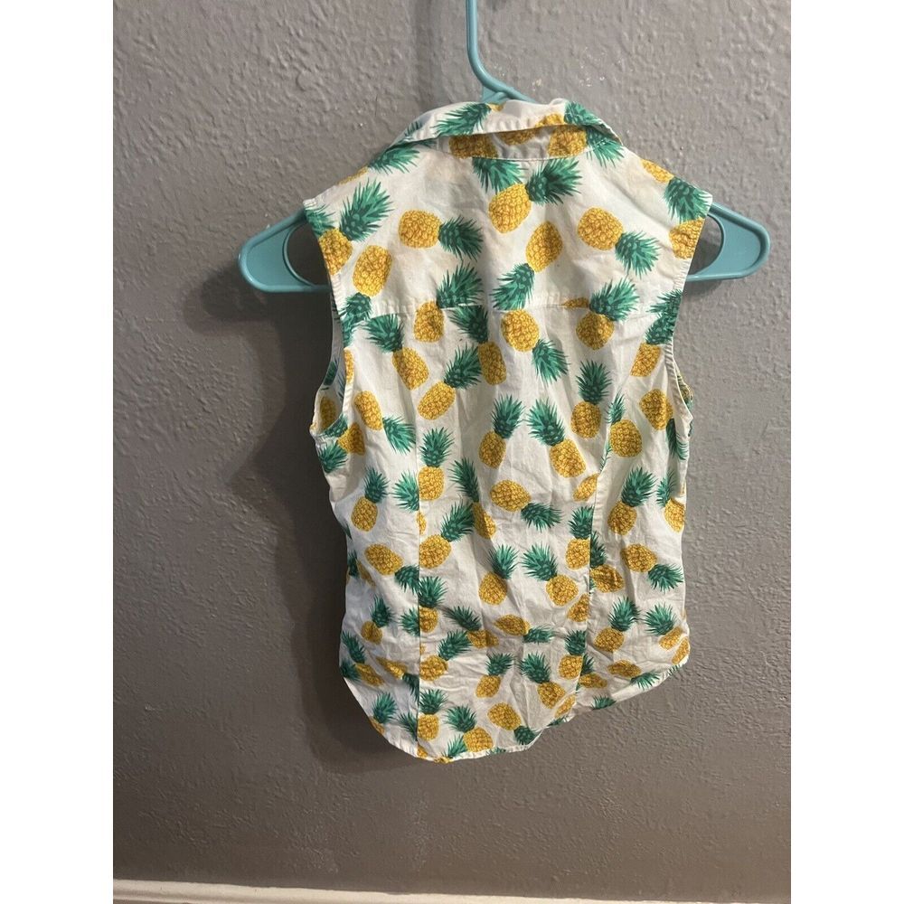 J Crew Shirt Womens Size X Small White Button Up Sleeveless with Pineapples - Picture 6 of 6